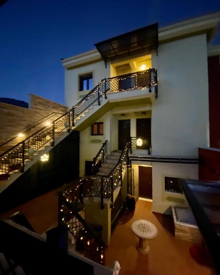 卡兰巴卡Dominique Meteora House公寓 外观 照片